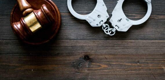 sanık hakkında yakalama emri